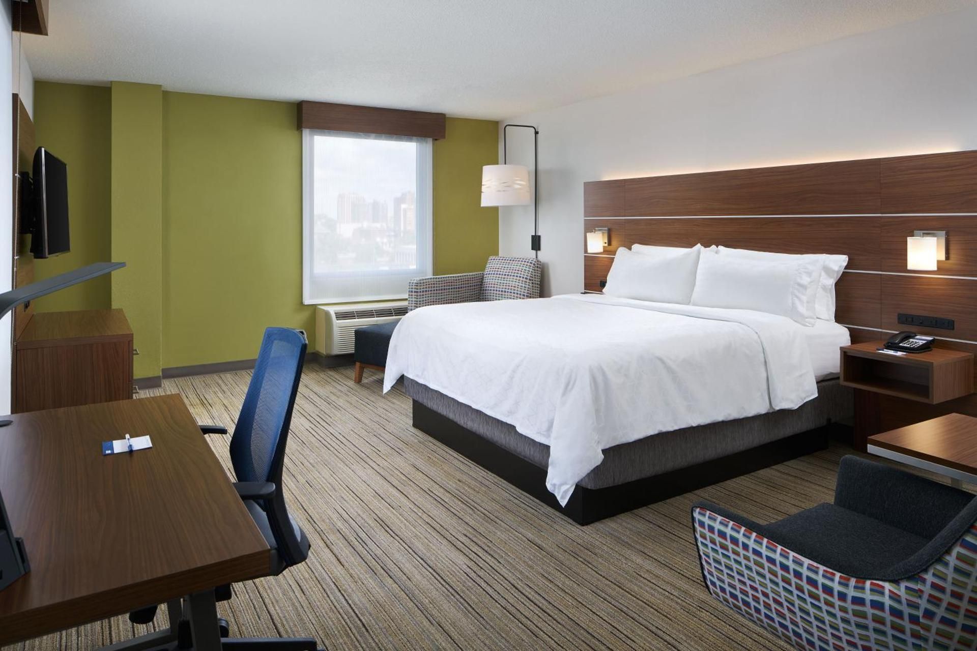 King Room with Roll-In Shower - Disability Access
