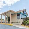 Travelodge by Wyndham Ridgeway Martinsville Area