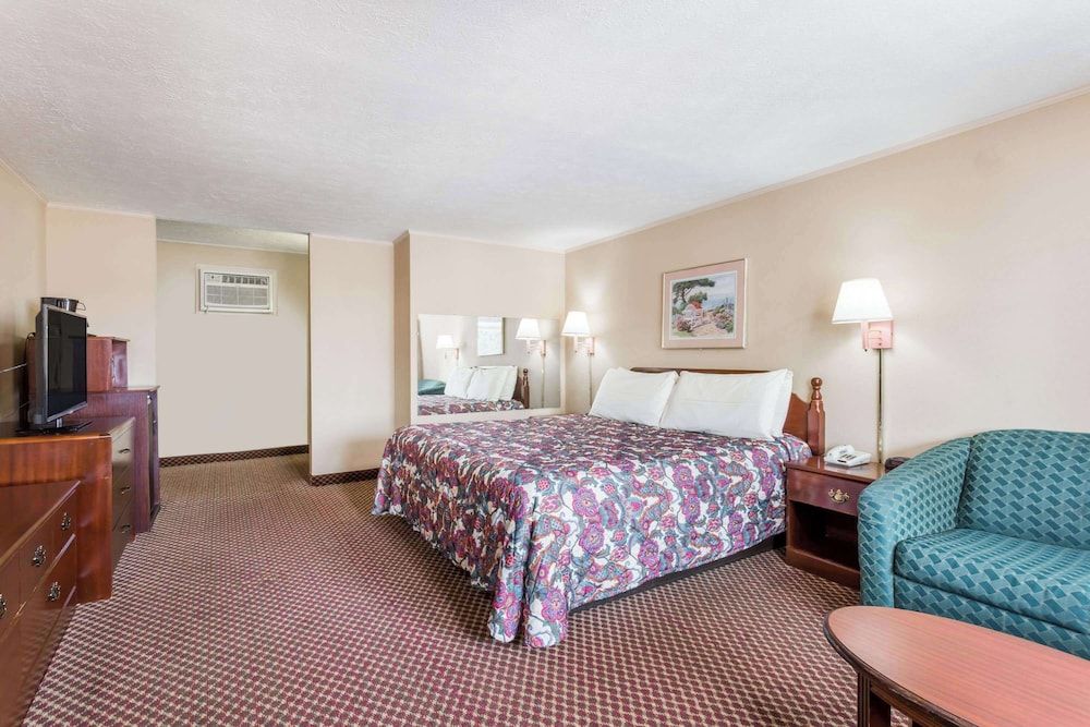 Studio Suite, 1 King Bed, Non Smoking