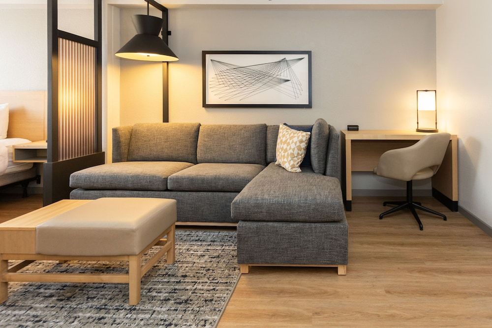 Room, 1 King Bed (High Floor)