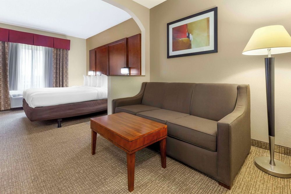 Suite, 1 King Bed, Non Smoking