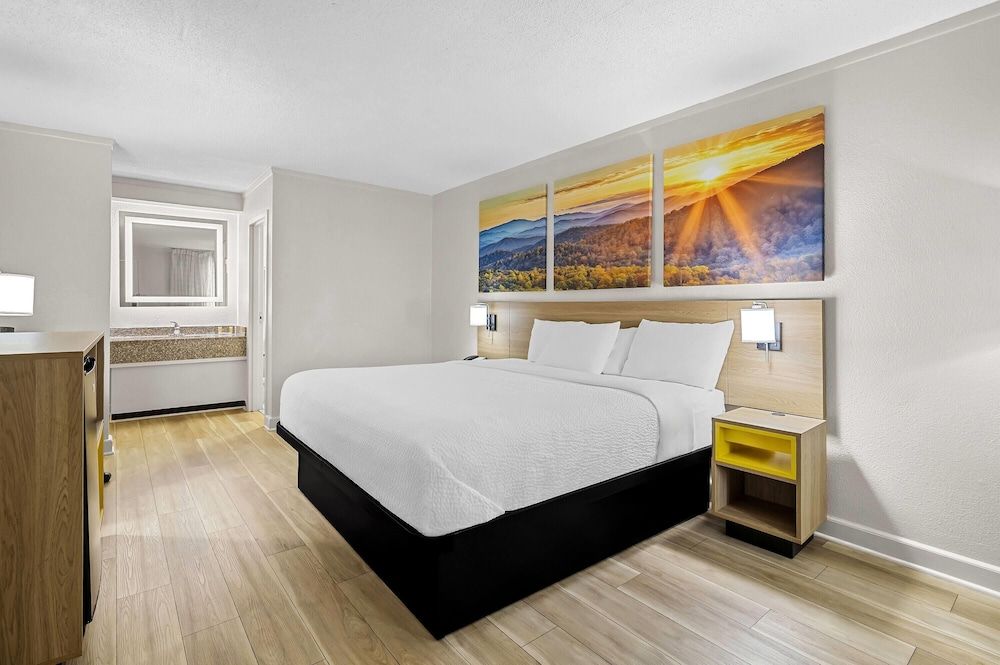 Standard Room, 1 King Bed, Non Smoking