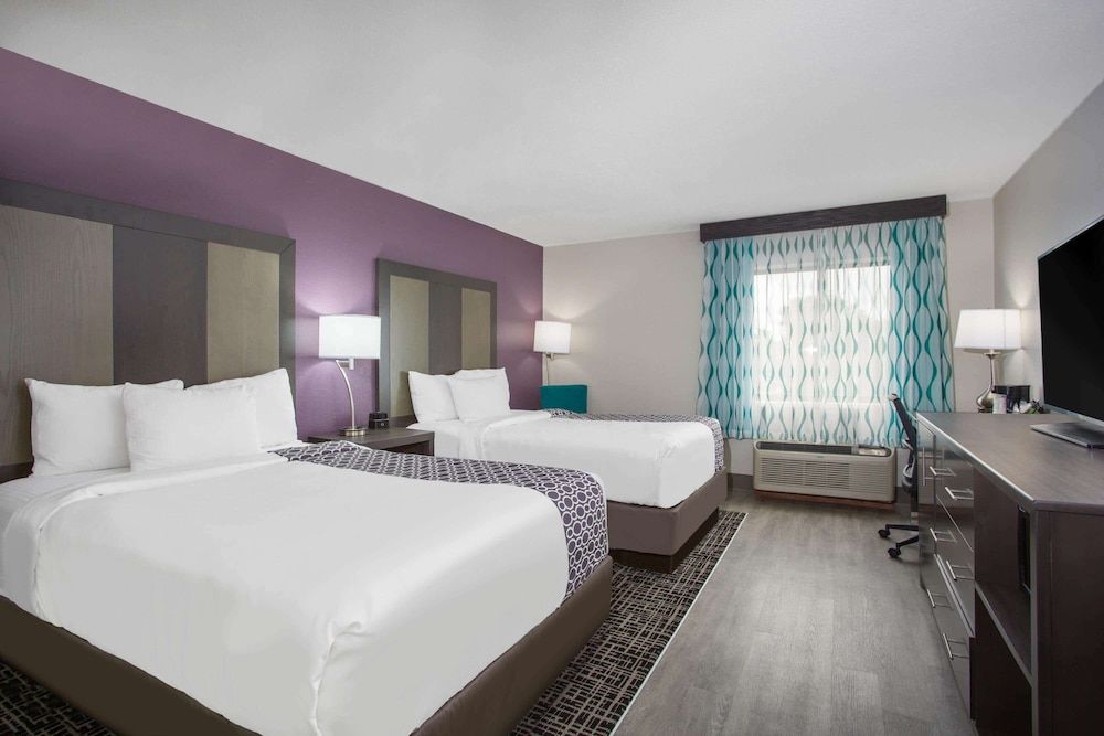 Room, 2 Double Beds, Non Smoking, Mountain View