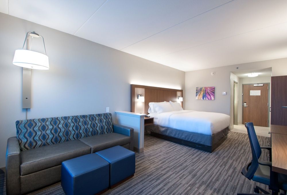 Suite, 1 King Bed, Accessible (Mobility, Accessible Tub)