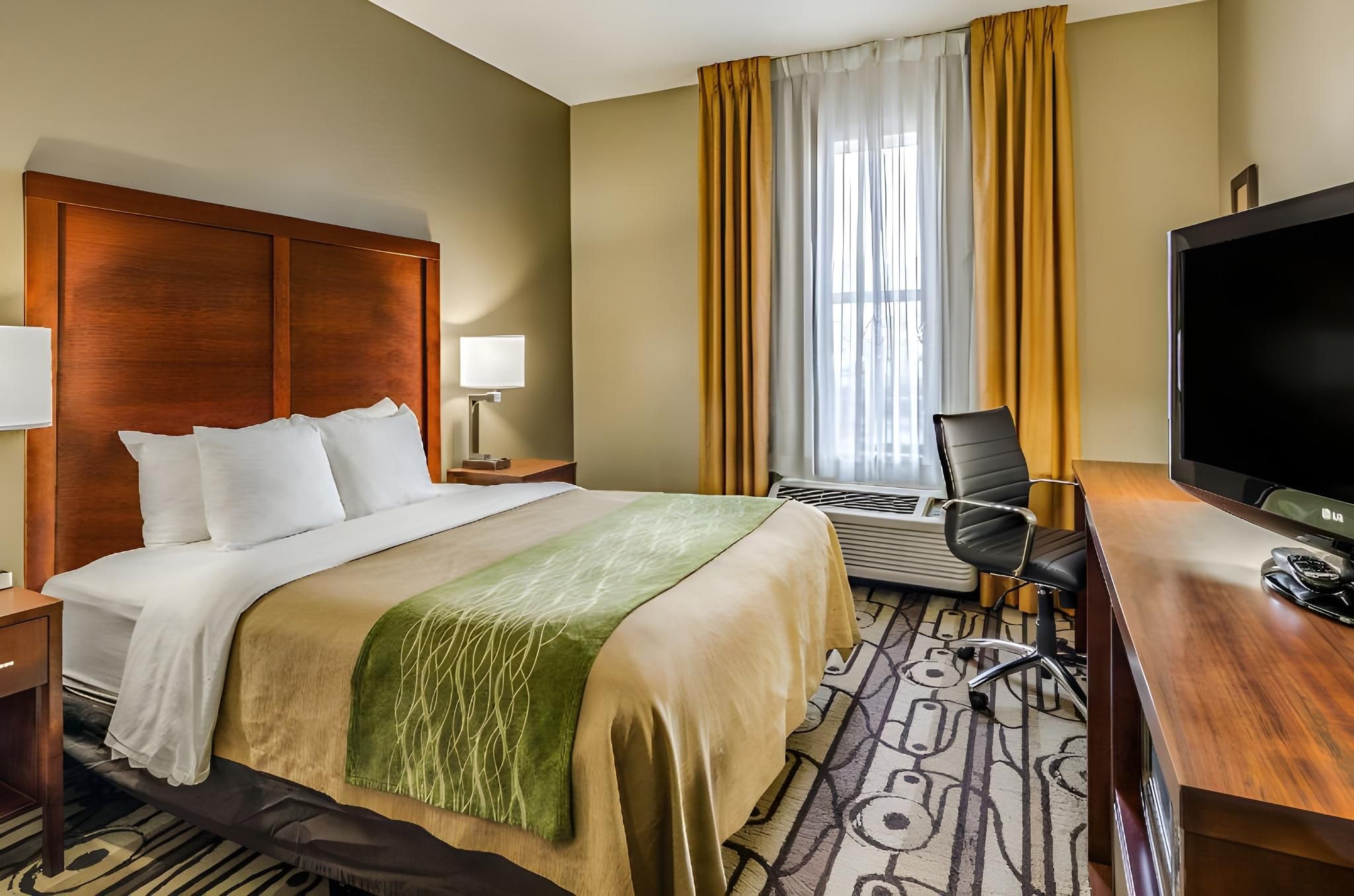 1 Queen Bed, Nonsmoking, Accessible