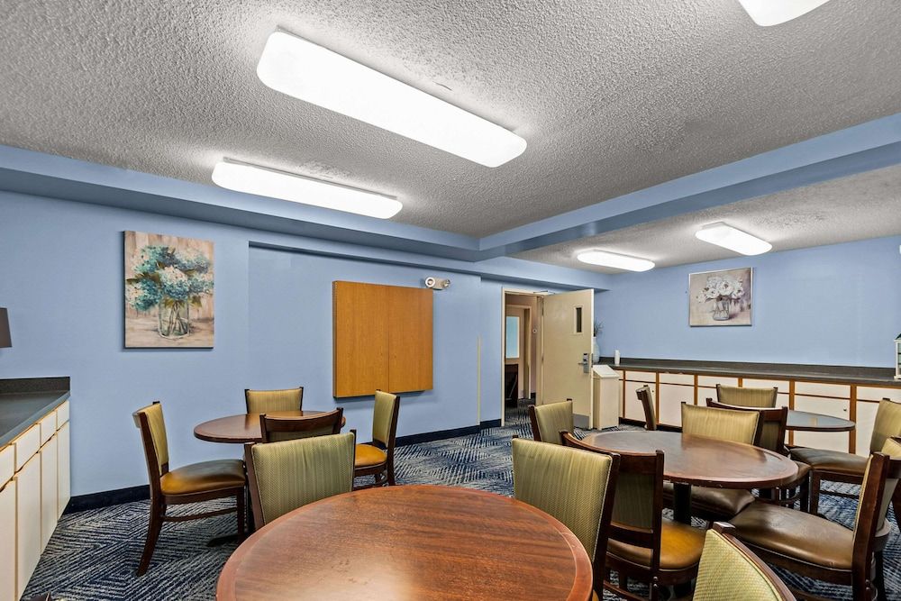 undefined Suburban Studios Sterling - Washington Dulles 4