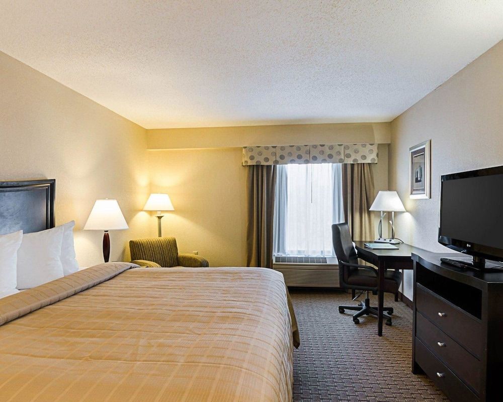 Suite, 1 King Bed, Non Smoking, Hot Tub