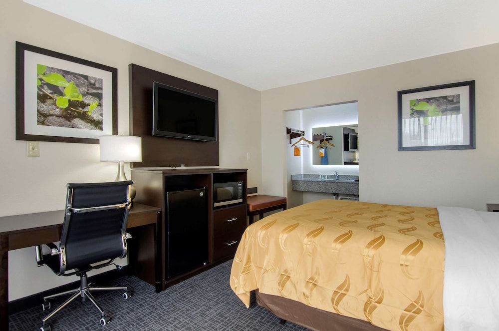 Standard Room, 1 Queen Bed, Non Smoking