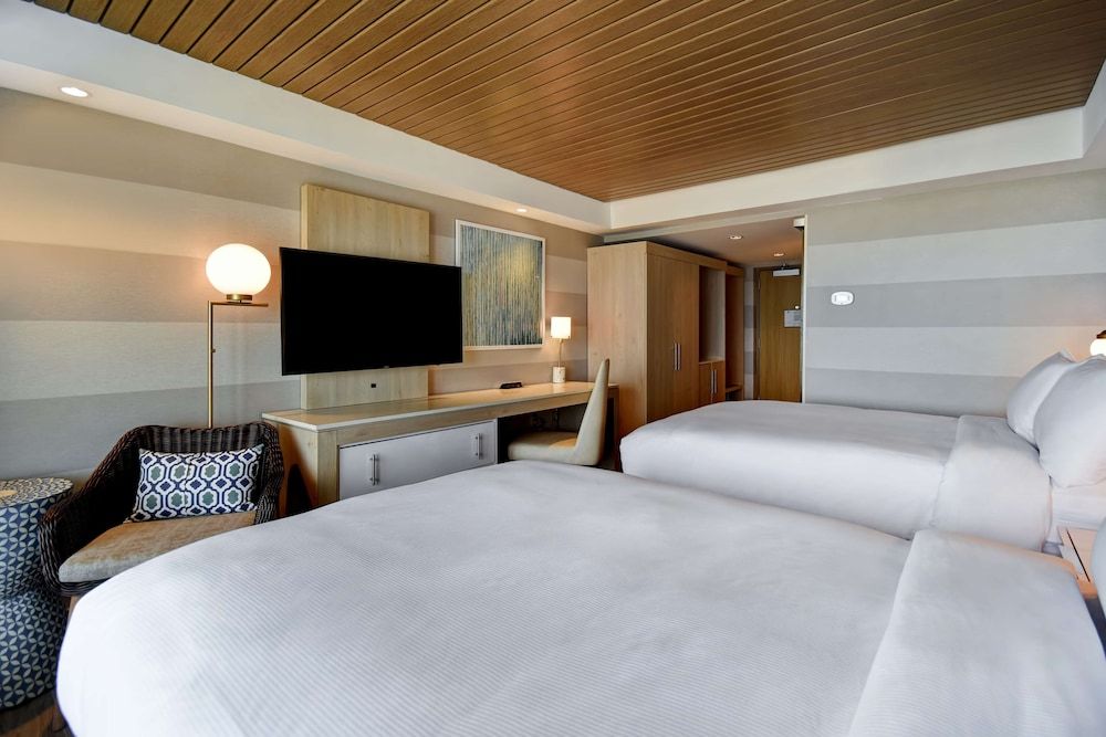 Room, 2 Queen Beds, Balcony, Oceanfront