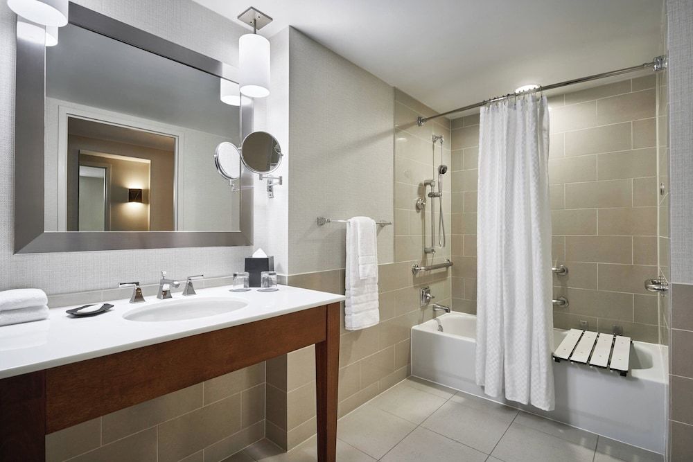 Room, 2 Queen Beds (Mobility/Hearing Accessible, Tub)