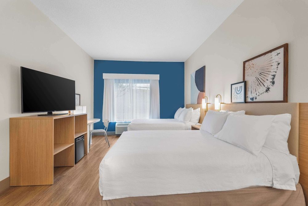 Spark by Hilton Winchester Room, 2 Queen Beds, Accessible (Hearing) 2