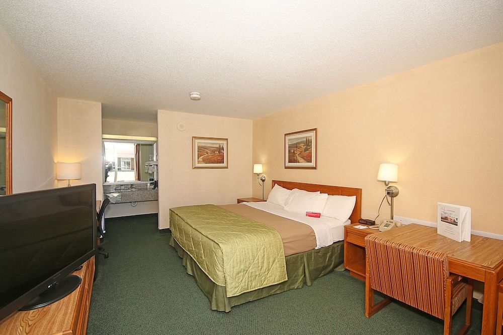 Standard Room, 1 King Bed
