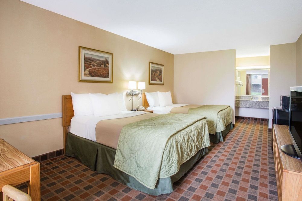 Standard Room, 2 Queen Beds