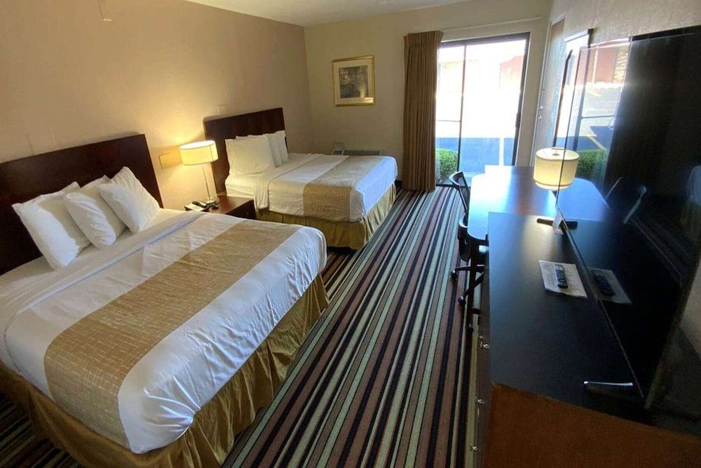 Suite, 2 Queen Beds, Non Smoking