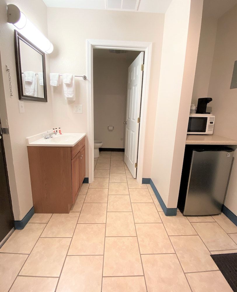 Executive Studio Suite, 1 King Bed, Non Smoking (One-Bedroom)
