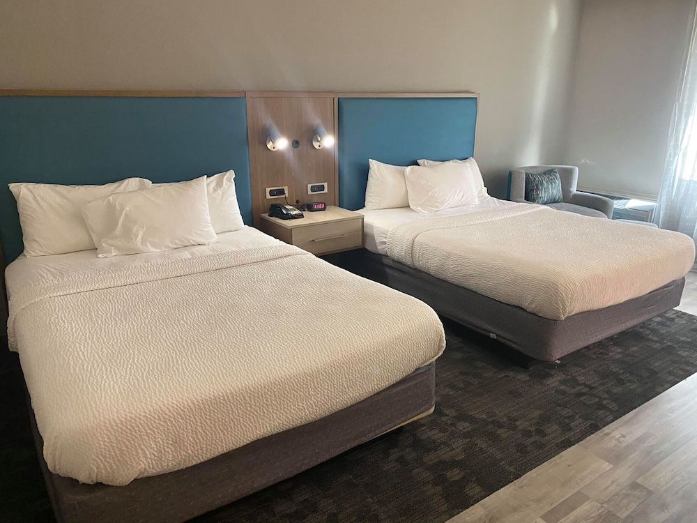 Room, 2 Queen Beds (Mobility/Hearing Access, Transf Shwr)