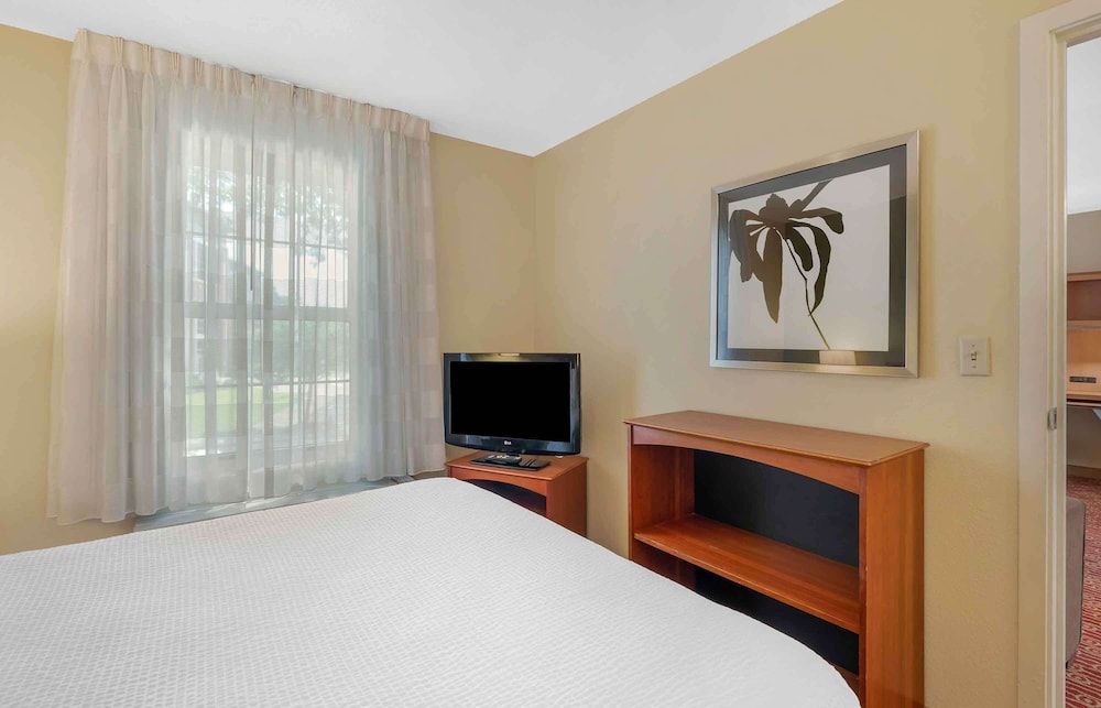 Extended Stay America Suites Newport News Yorktown Premium Studio, Non Smoking, Refrigerator & Microwave