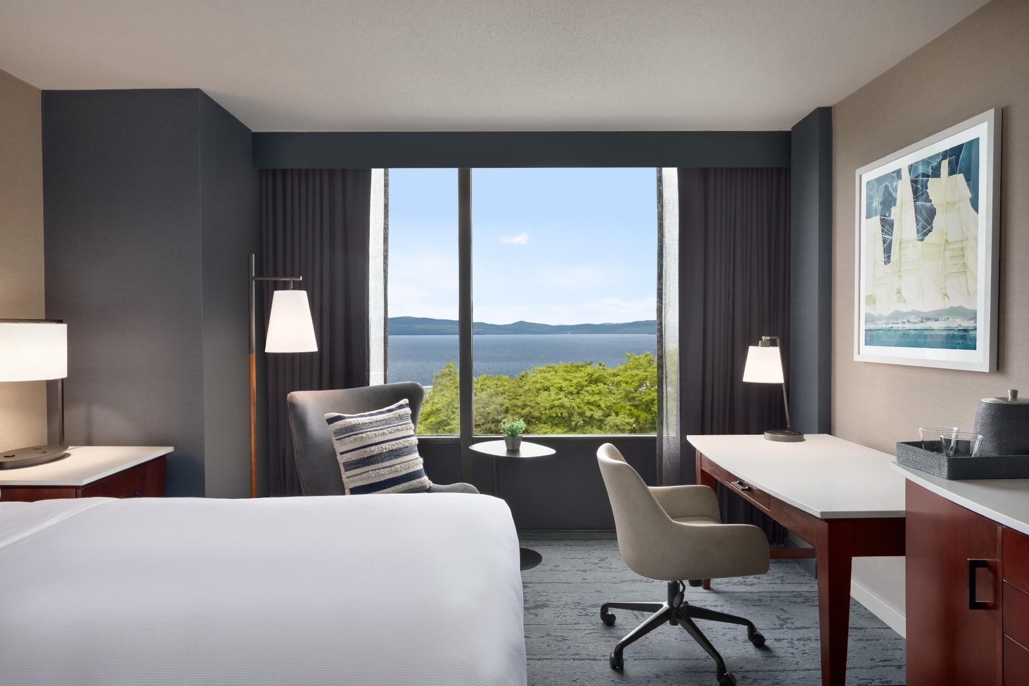 1 King Partial Lake View