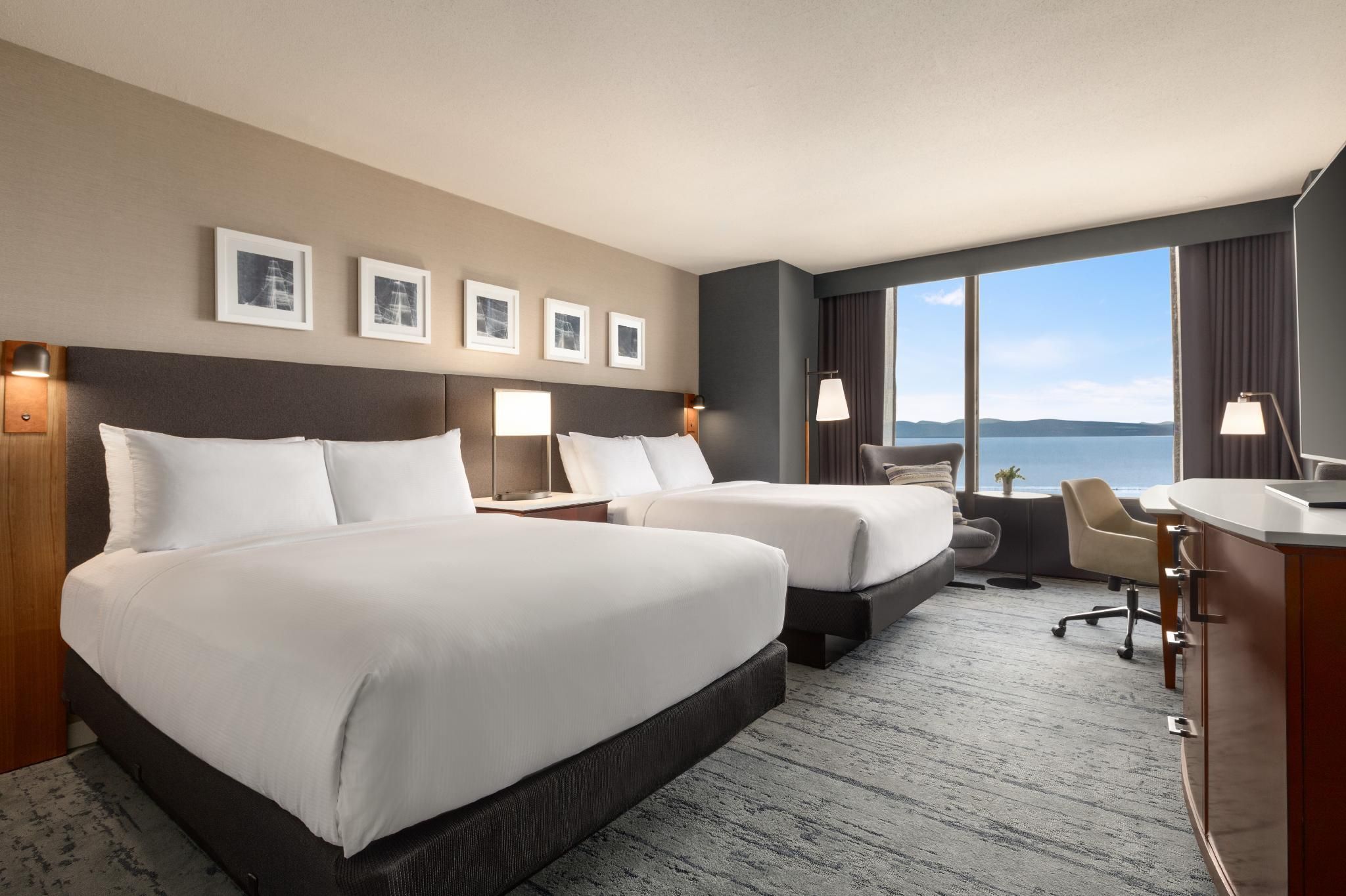 2 Queen Beds Premium Lake View