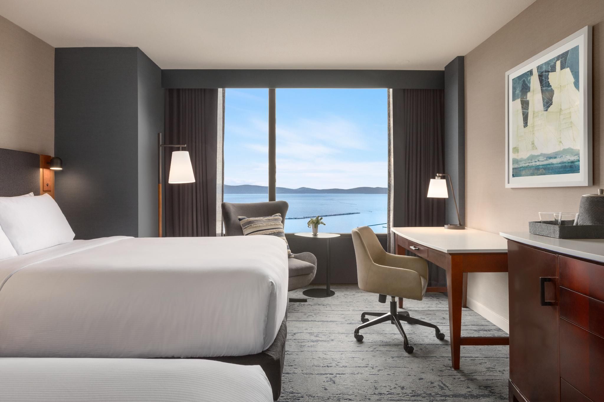 2 Queen Beds Premium Lake View