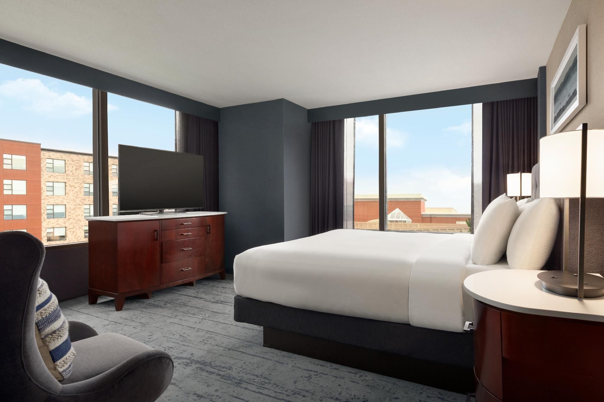 1 King Bed Superior