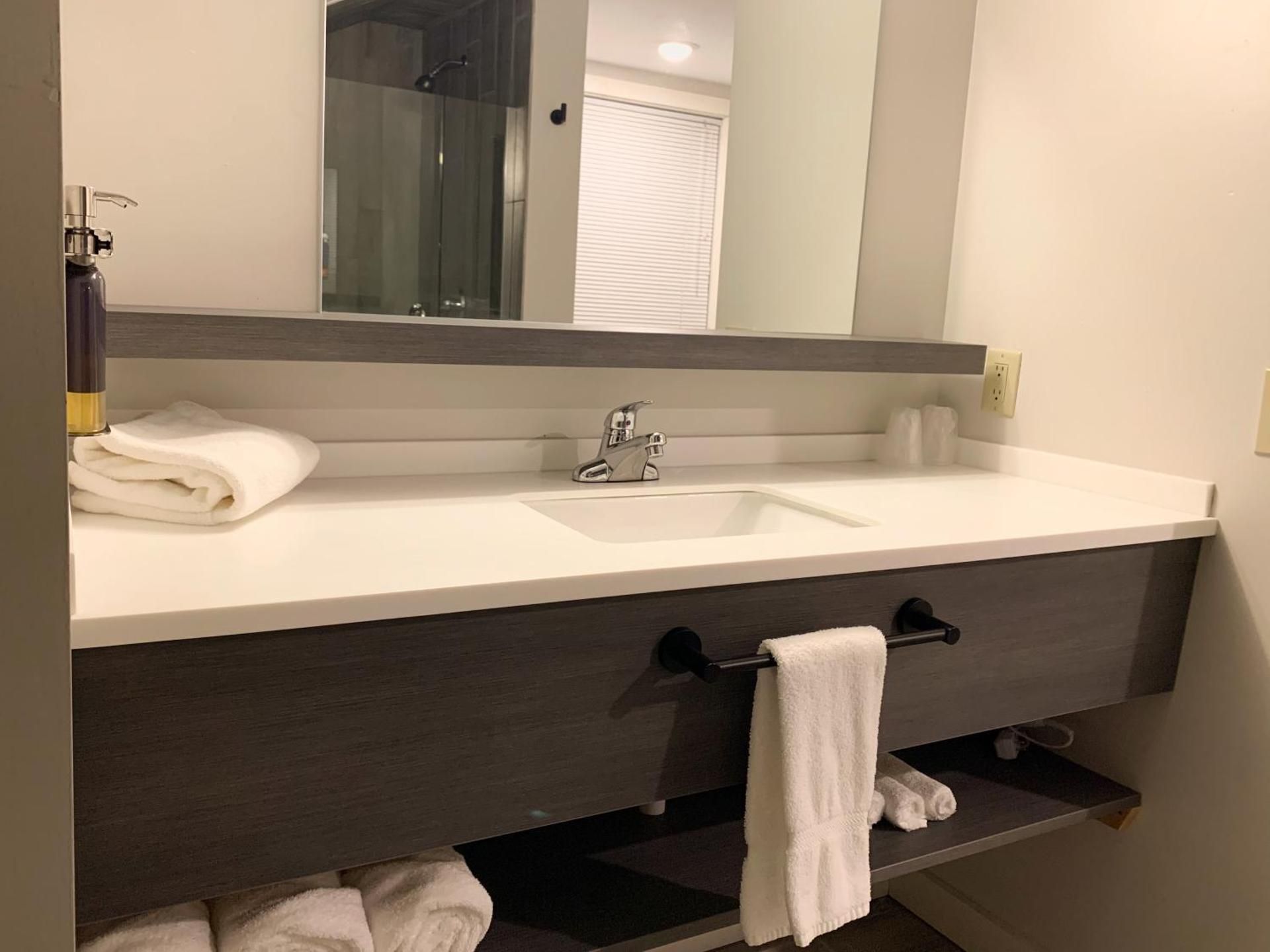 Queen Room with Two Queen Beds with Bath and Balcony