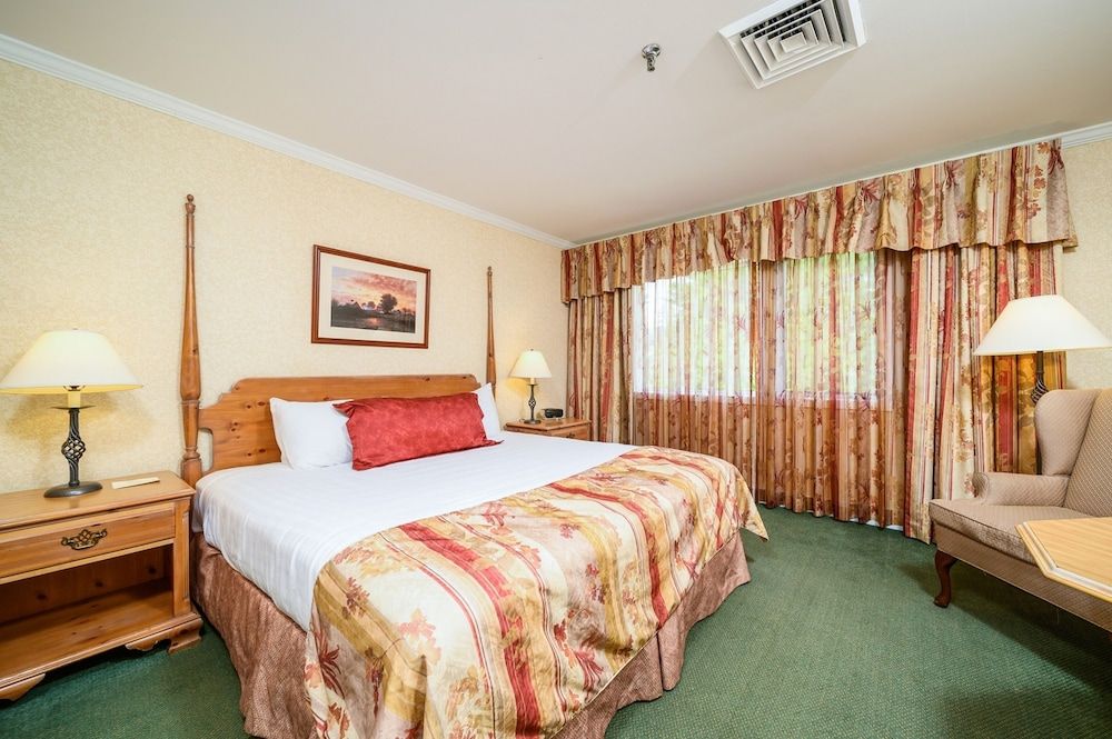 Deluxe Room, 1 Queen Bed