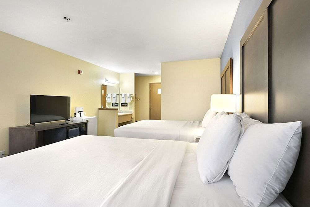 Standard Room, 2 Queen Beds, Non Smoking