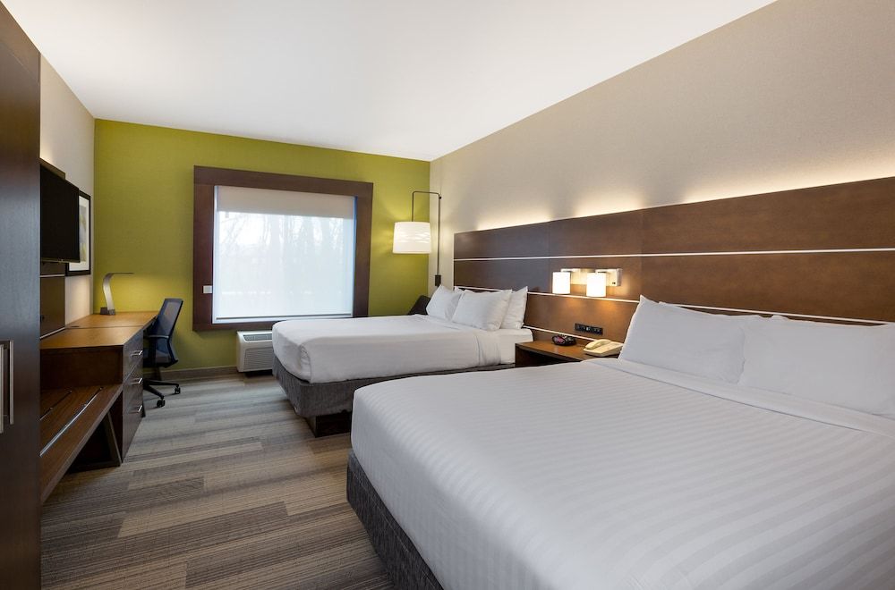 Suite, 2 Queen Beds (Additional Living Area)