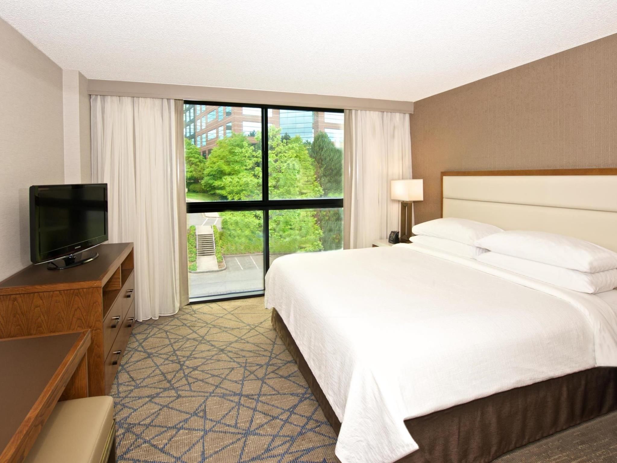 Embassy Suites by Hilton Seattle North Lynnwood 2 ROOM SUITE-1 KING BED-NONSMOKING