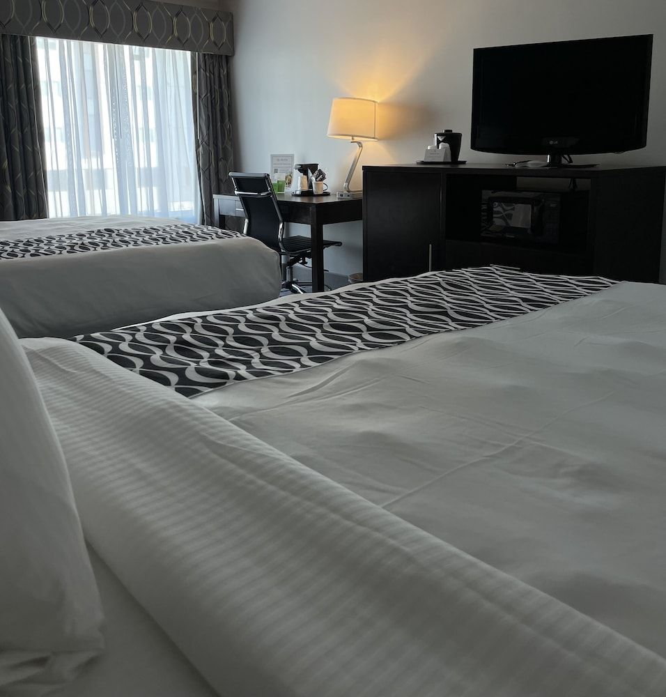 La Quinta Inn by Wyndham Lynnwood Room, 2 Queen Beds, Non Smoking 15