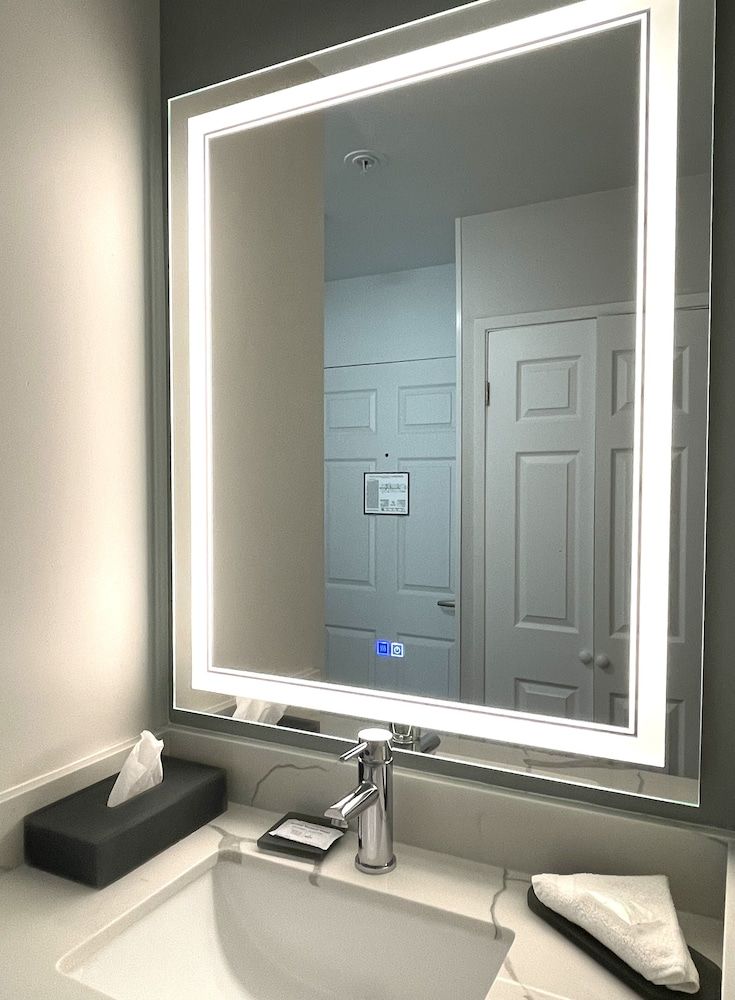 La Quinta Inn by Wyndham Lynnwood Studio Suite, 1 King Bed, Non Smoking 6