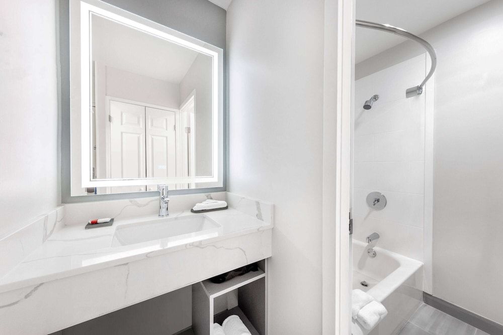 La Quinta Inn by Wyndham Lynnwood Room, 2 Queen Beds, Non Smoking 20