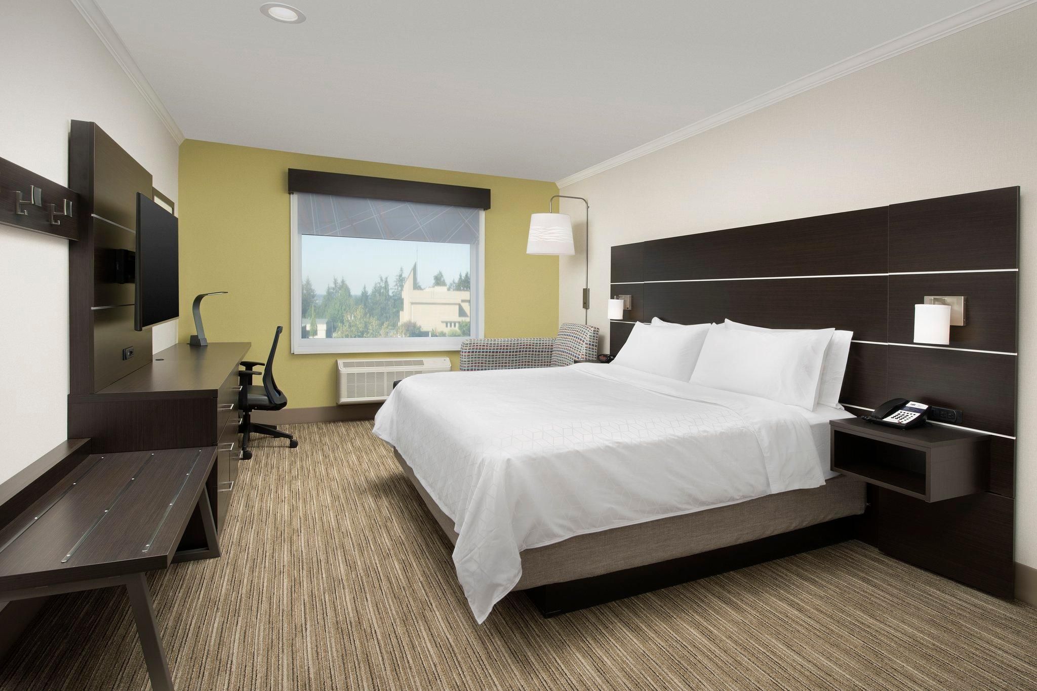 1 King Bed Standard