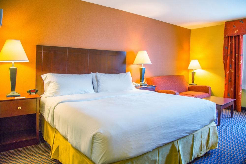 Suite, 1 King Bed, Balcony