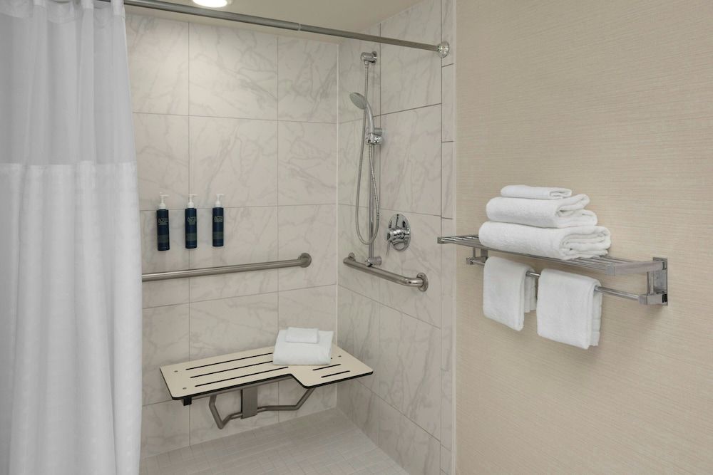 Four Points by Sheraton Downtown Seattle Center Room, 1 King Bed 2