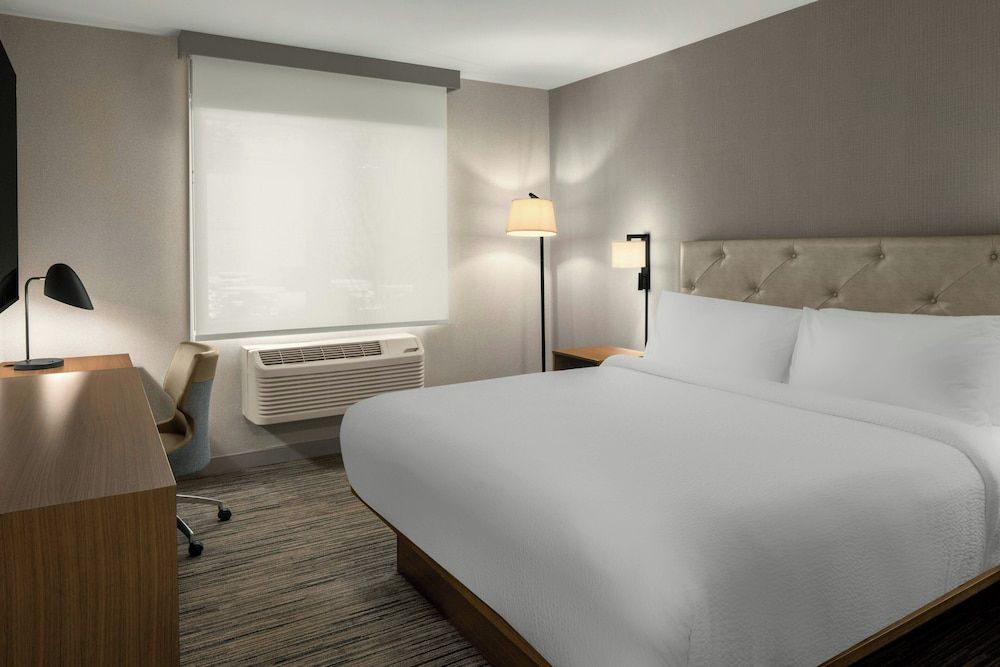 Four Points by Sheraton Downtown Seattle Center Room, 1 King Bed
