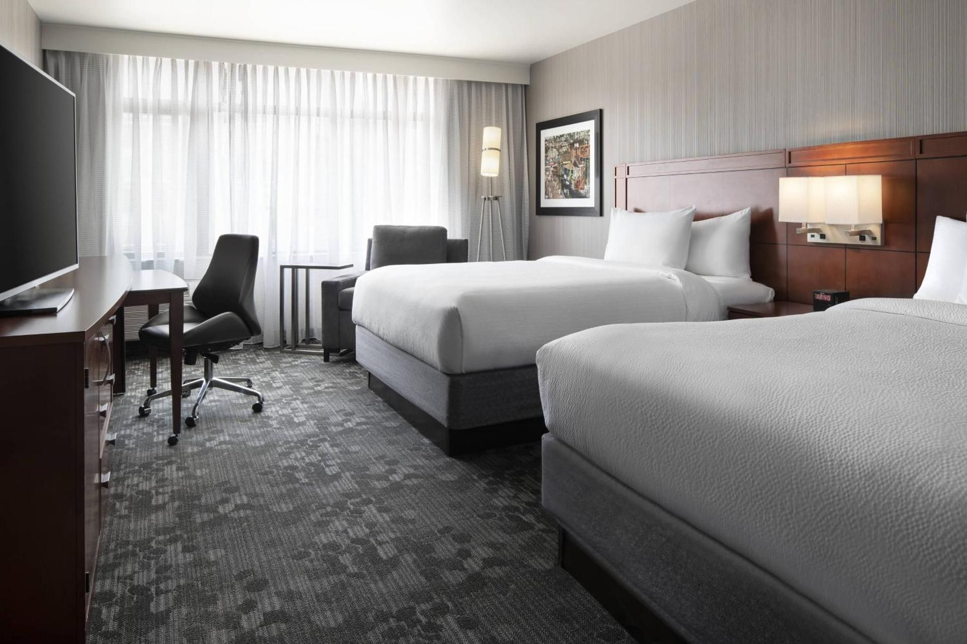Queen Room with Two Queen Beds - Hearing Accessible