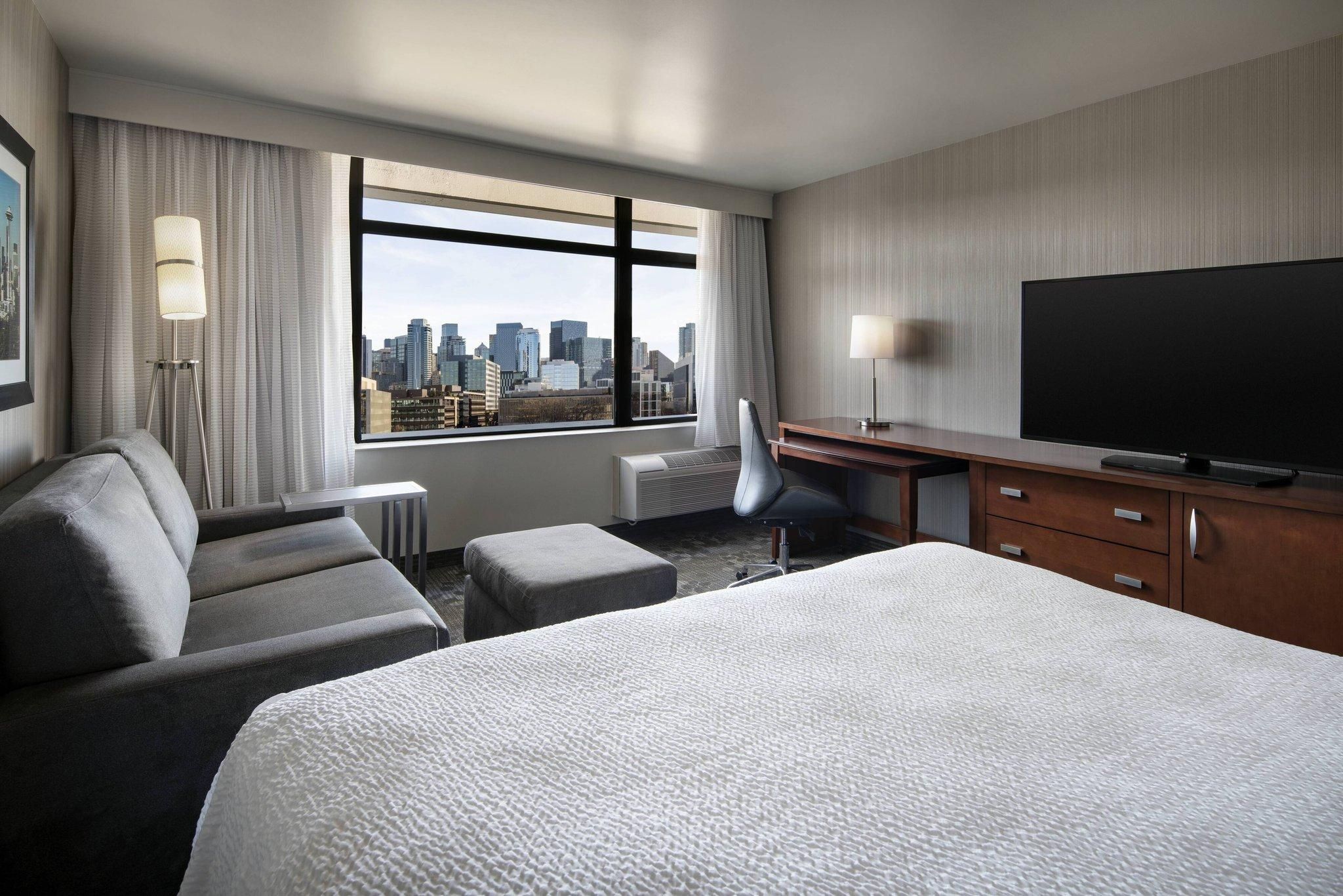 Guest room, 1 King, Sofa bed, City view