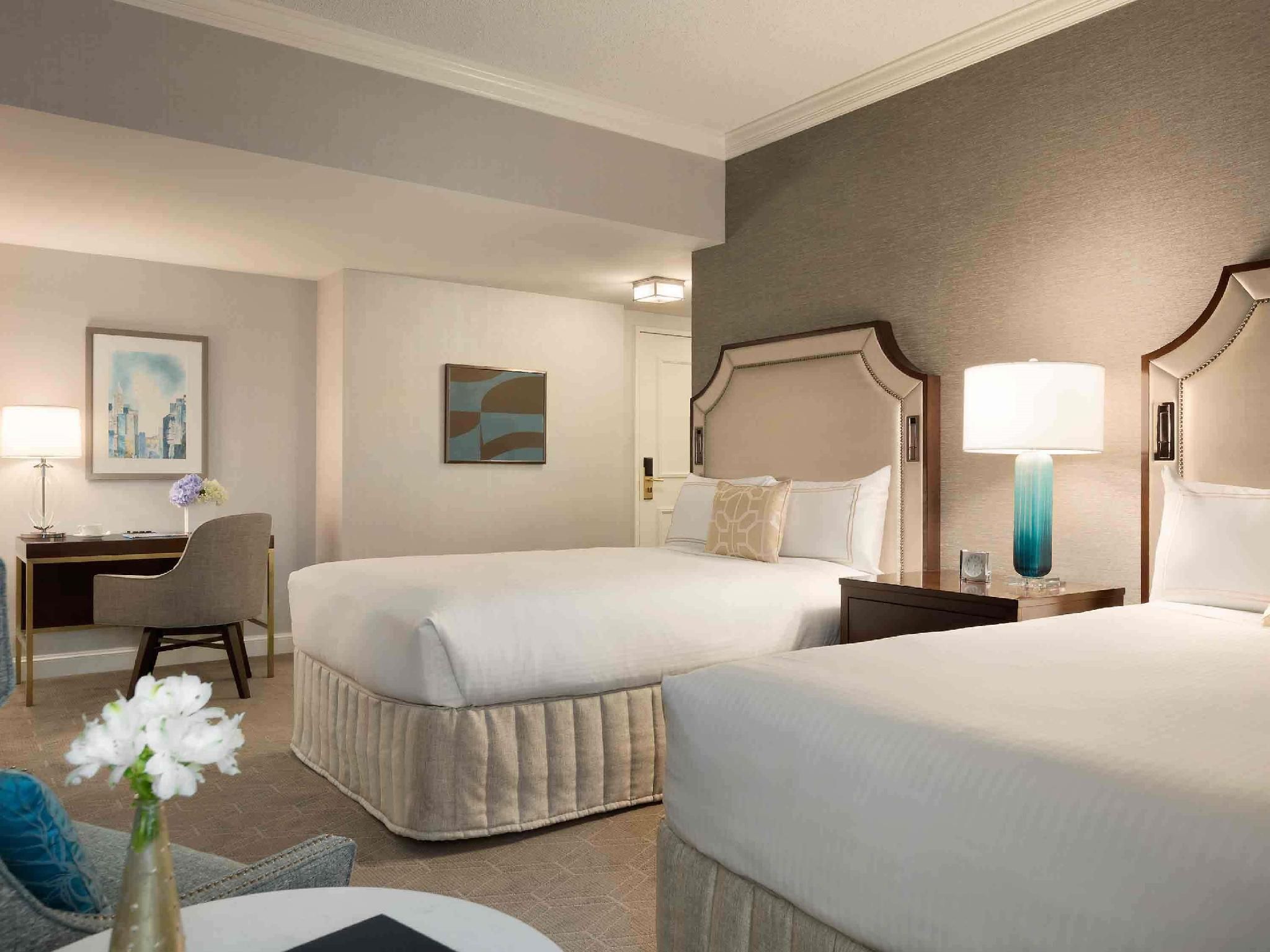 DELUXE ROOM 2 Double Hearing Accessible - 430sf, 39sm. City view, large marble bathroom