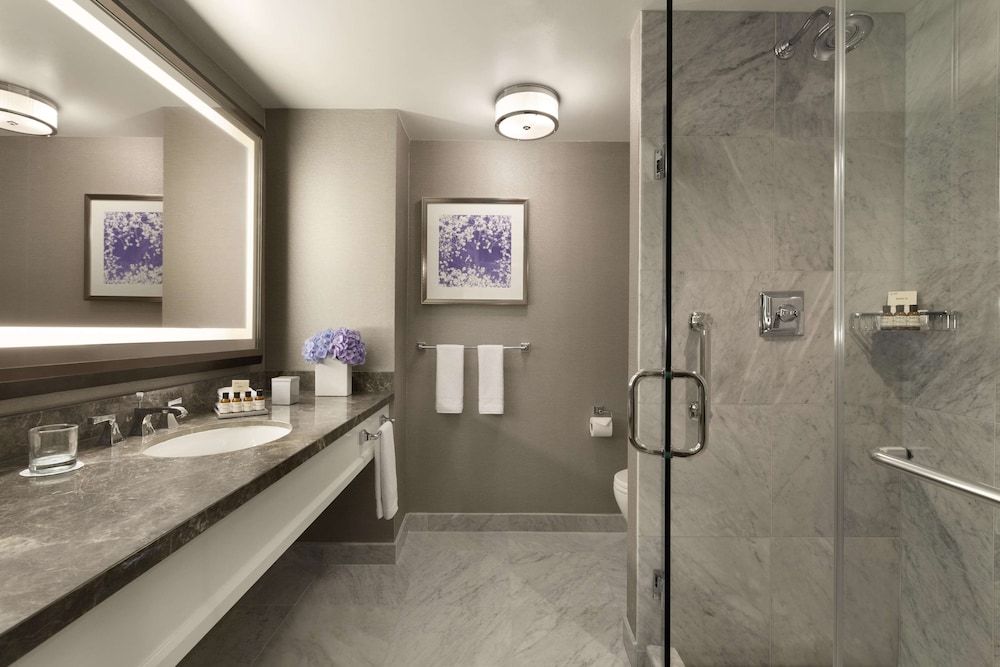 Fairmont Olympic Hotel Room, 1 King Bed (Fairmont Room) 2