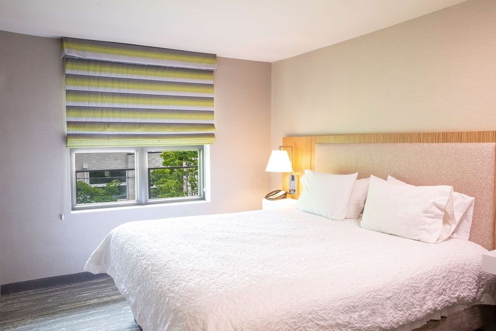 undefined Hampton Inn & Suites Seattle-Downtown 8