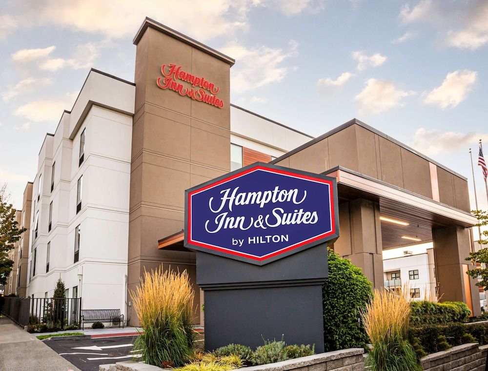 undefined Hampton Inn & Suites Seattle-Downtown