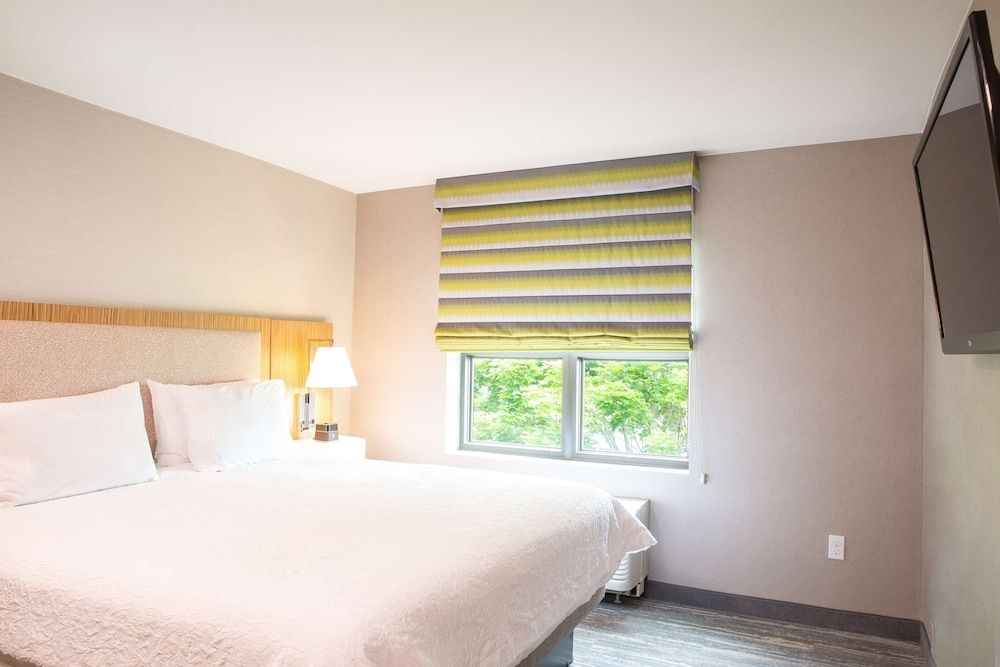 undefined Hampton Inn & Suites Seattle-Downtown 9
