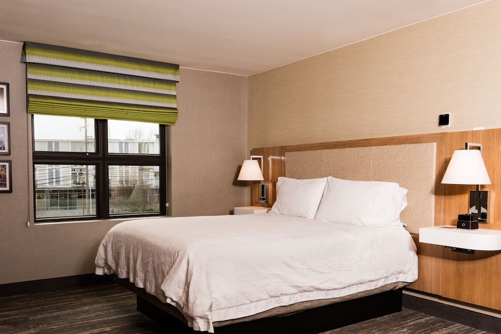 undefined Hampton Inn & Suites Seattle-Downtown 9