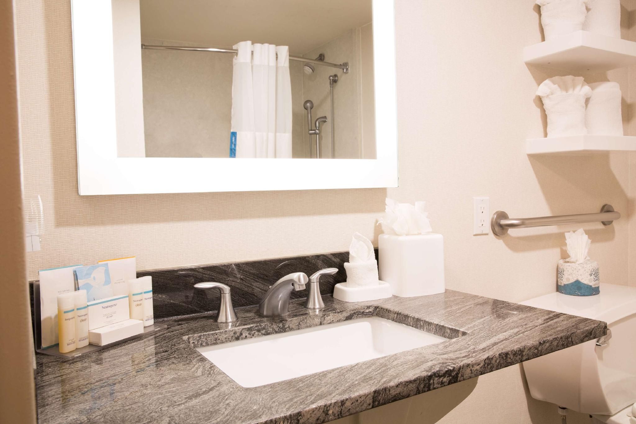undefined Hampton Inn & Suites Seattle-Downtown 7