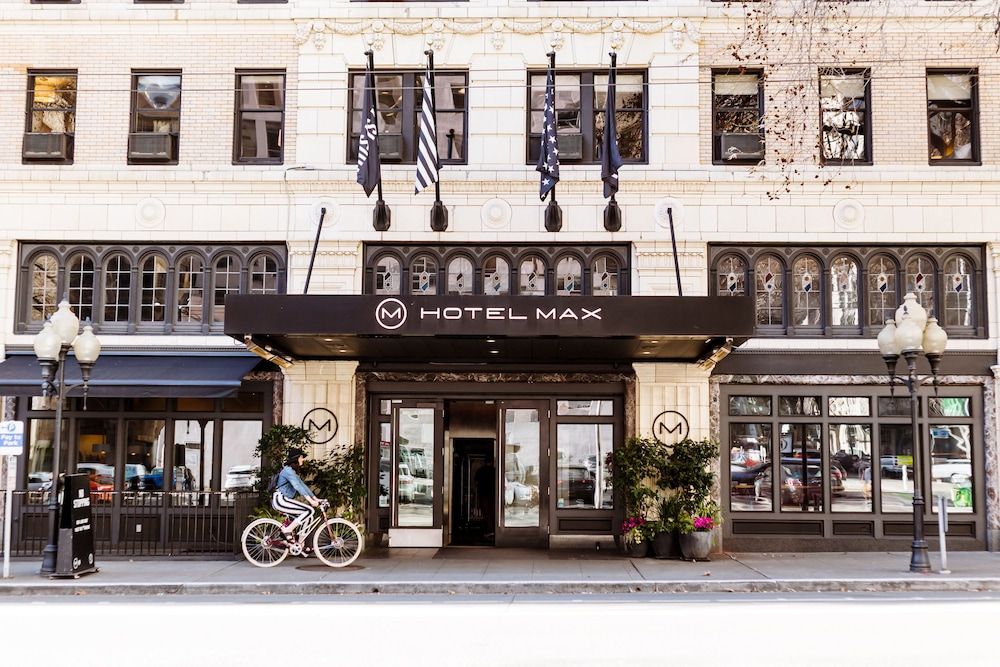 undefined Hotel Max 4