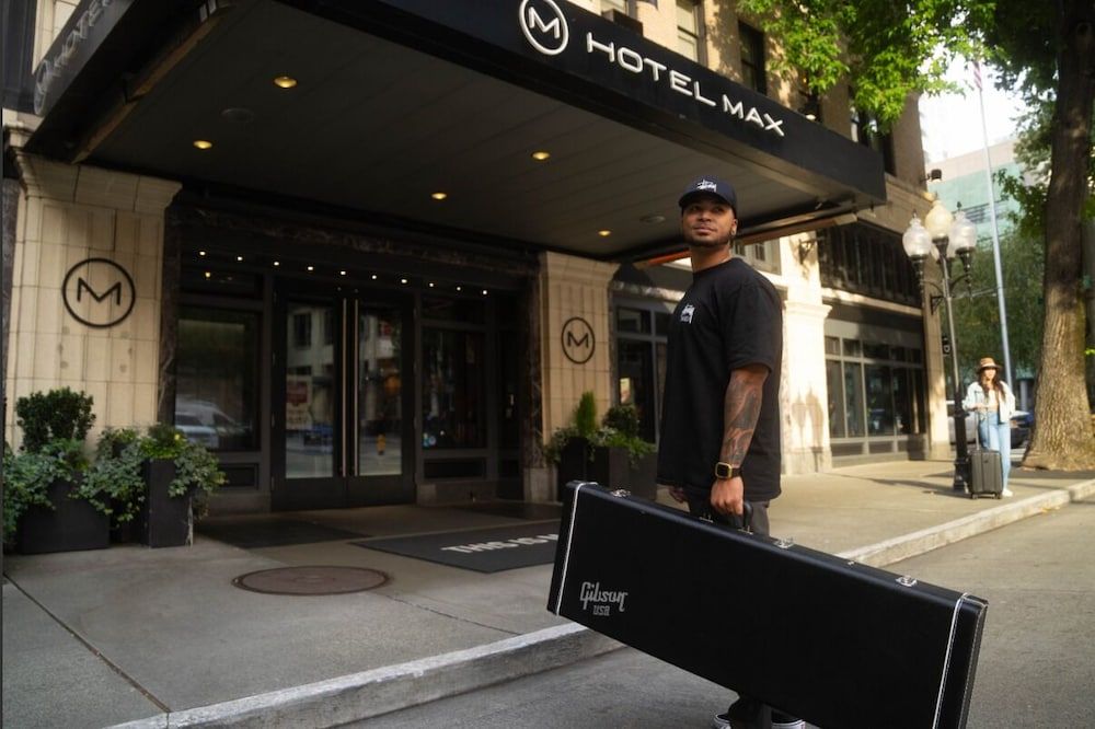 undefined Hotel Max 8