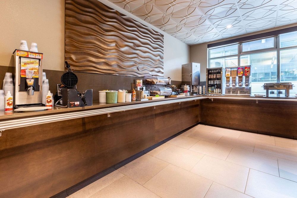 undefined La Quinta Inn & Suites by Wyndham Seattle Downtown 4