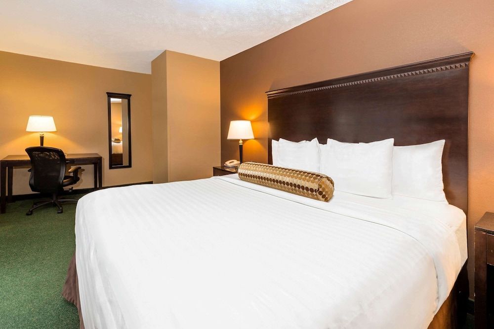 undefined La Quinta Inn & Suites by Wyndham Seattle Downtown 10